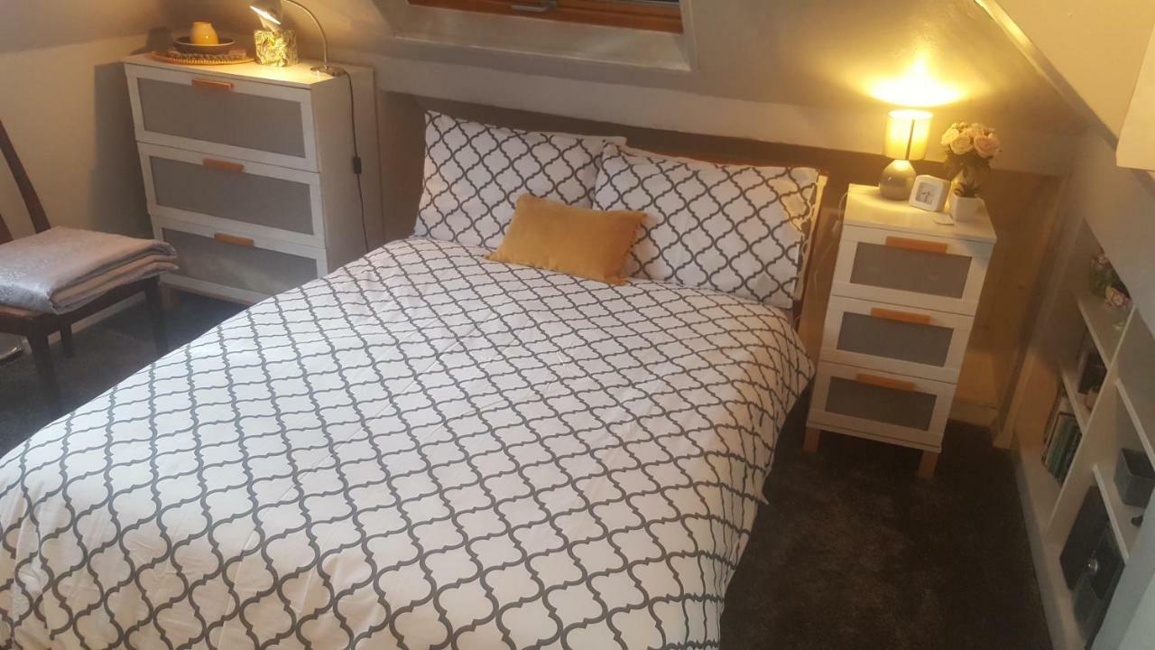 Privatunterkunft Comfy Well Located *